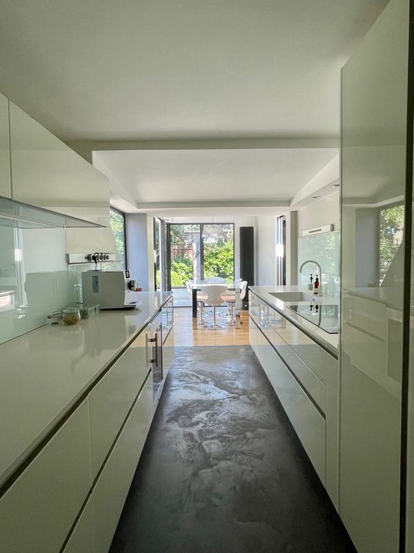 Maison - 260 m² - 7 pièces