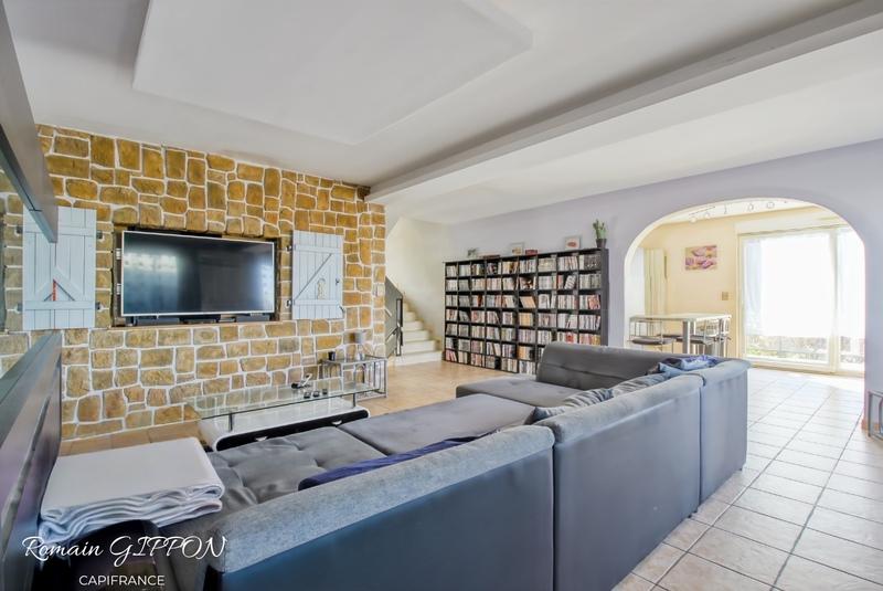 Maison - 286 m² - 11 pièces