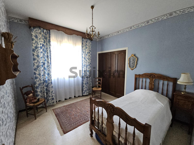 Villa - 267 m² - 11 pièces