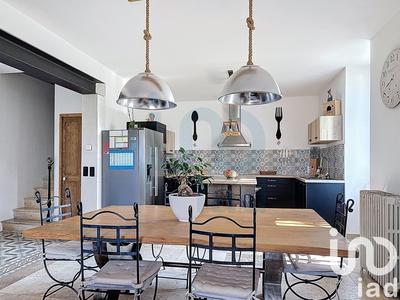 Maison - 250 m² - 6 pièces