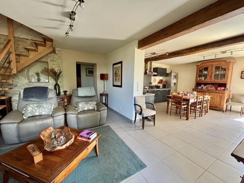 Maison en pierre - 200 m² - 6 pièces