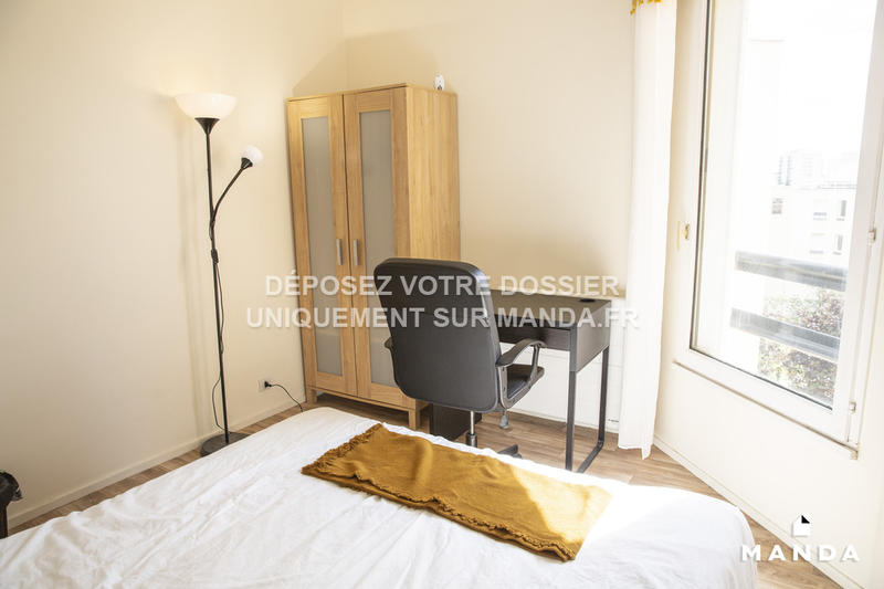 Chambre - 11 m² - 5 pièces