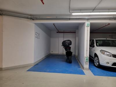 Parking / Garage