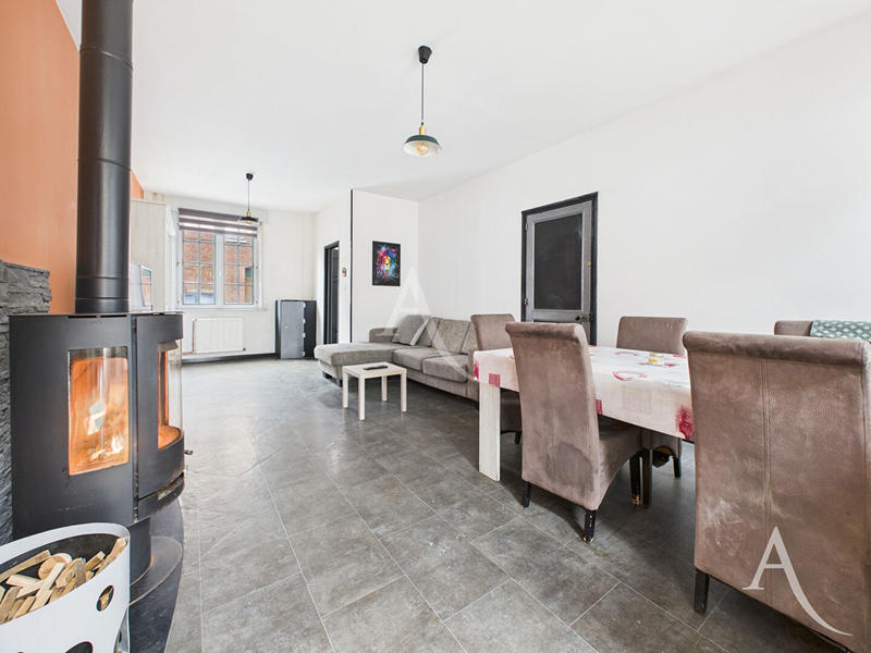 Maison - 101 m² - 5 pièces