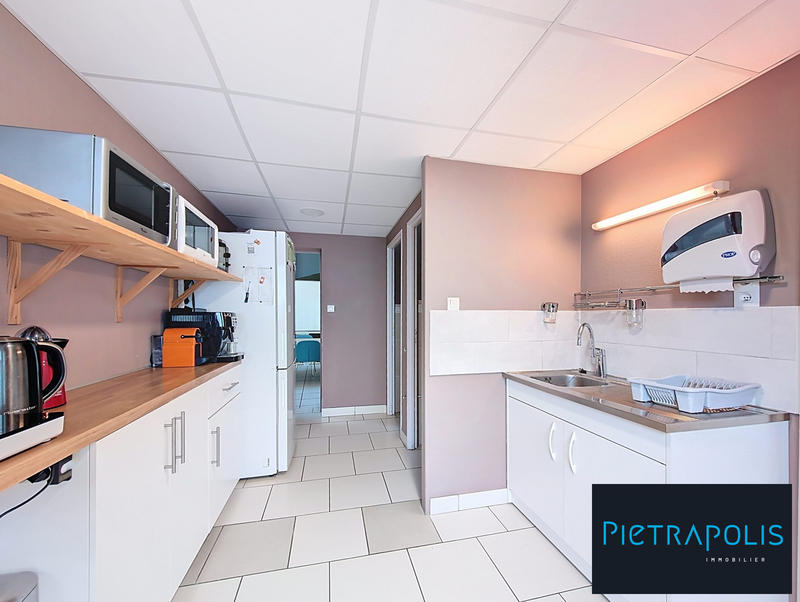 Bureau - 215 m² - 6 pièces