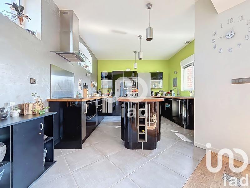 Maison - 169 m² - 9 pièces