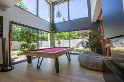 Maison - 240 m² - 7 pièces