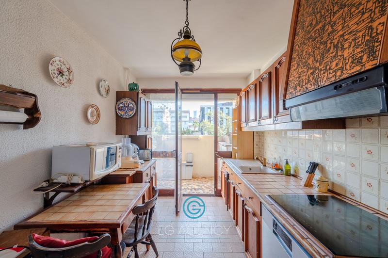 Appartement - 90 m² - 4 pièces