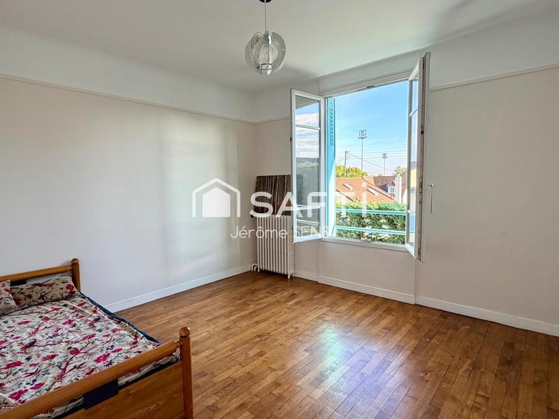 Maison - 168 m² - 8 pièces