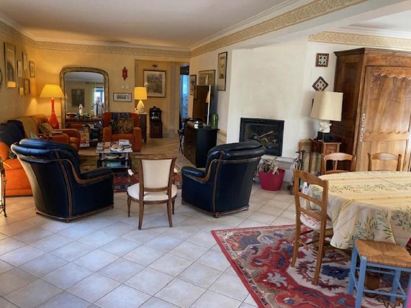 Maison - 235 m² - 7 pièces