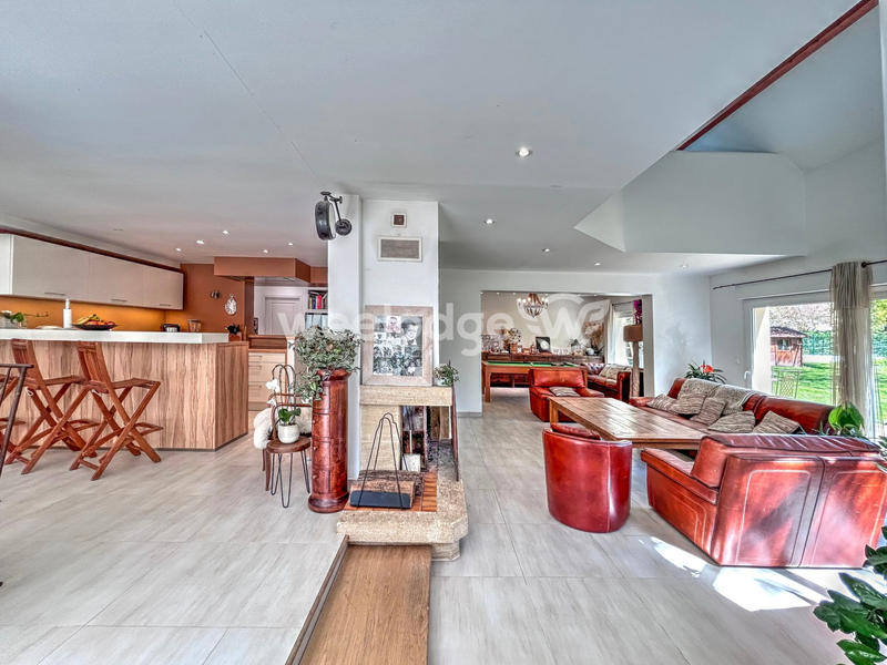 Maison ancienne - 216 m² - 8 pièces