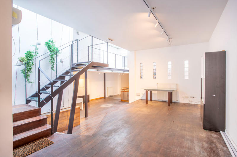 Loft - 160 m² - 4 pièces