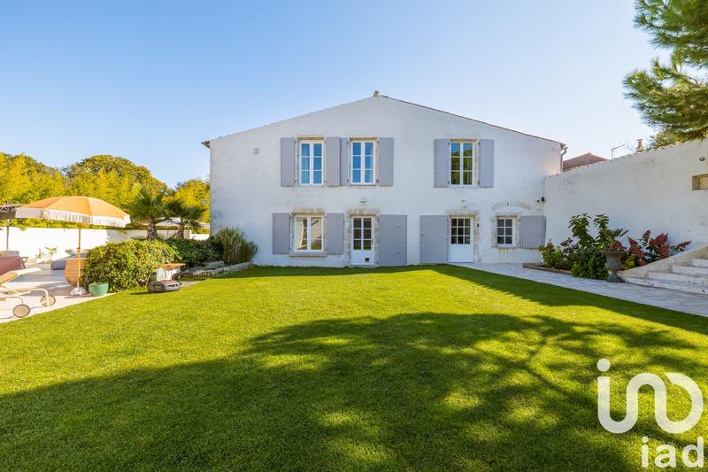 Maison - 300 m² - 7 pièces