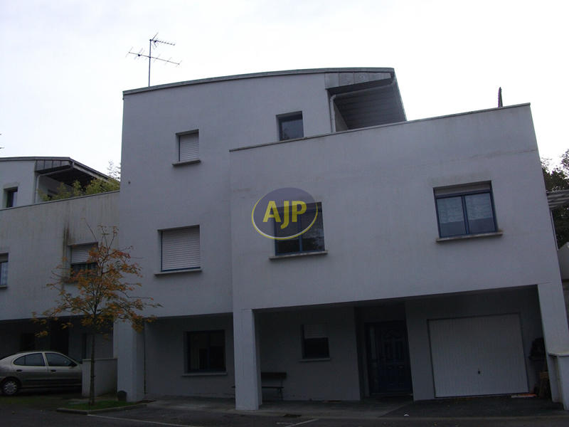 Appartement - 75 m² - 3 pièces