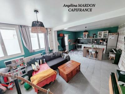 Maison de ville - 69 m² - 4 pièces
