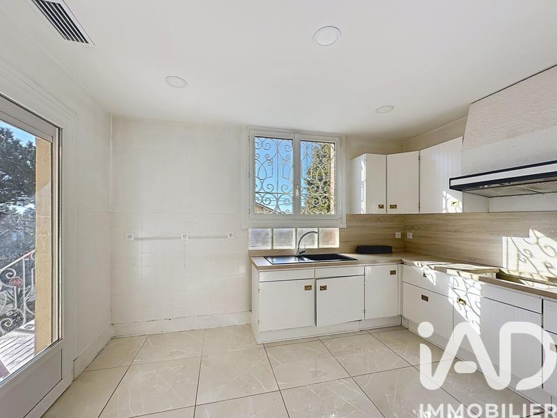 Maison - 200 m² - 7 pièces