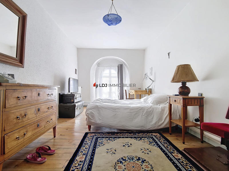 Maison - 269 m² - 10 pièces