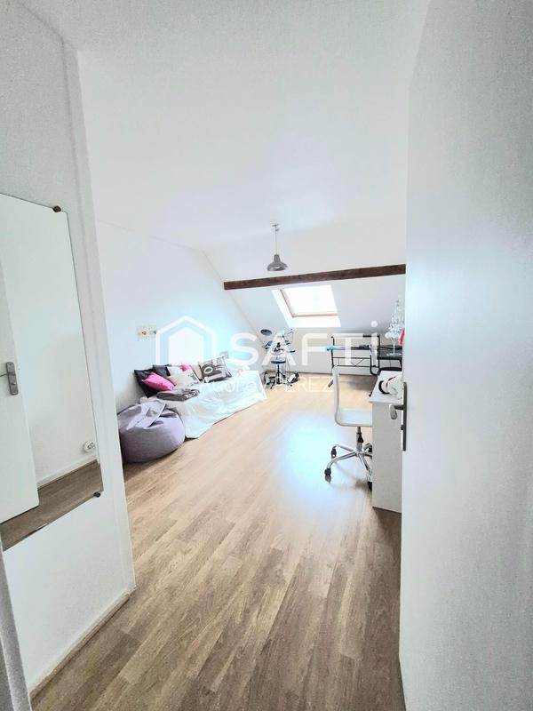 Appartement - 142 m² - 6 pièces