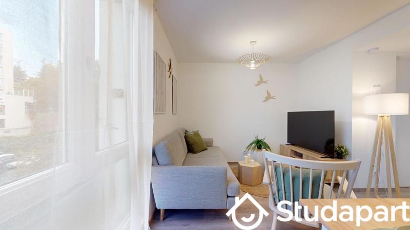 Chambre - 11 m² - 1 pièce