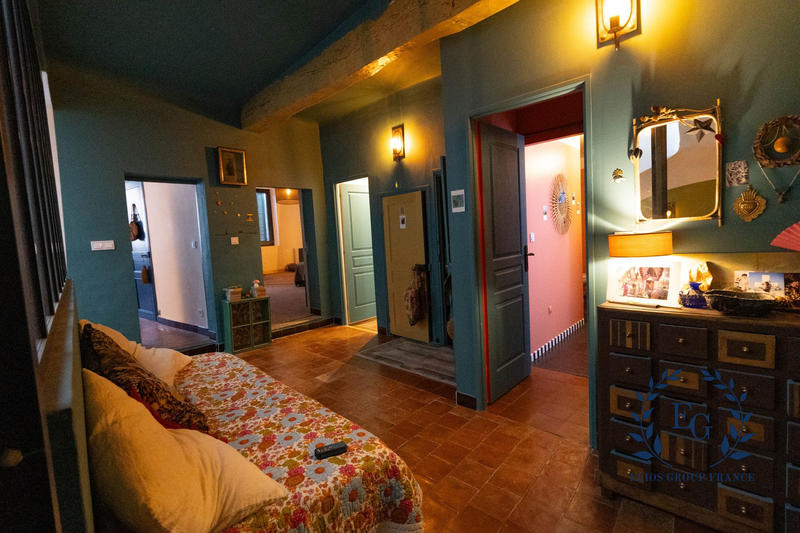 Maison - 482 m² - 14 pièces