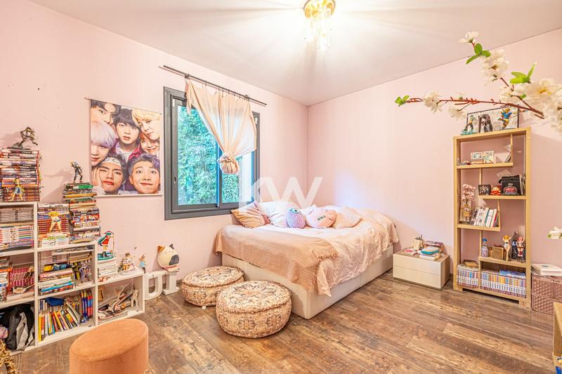 Maison - 220 m² - 4 pièces