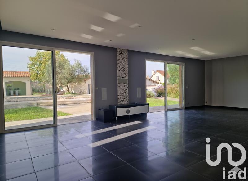 Maison - 242 m² - 7 pièces