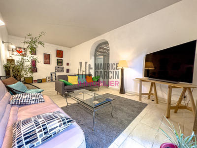 Maison - 280 m² - 8 pièces