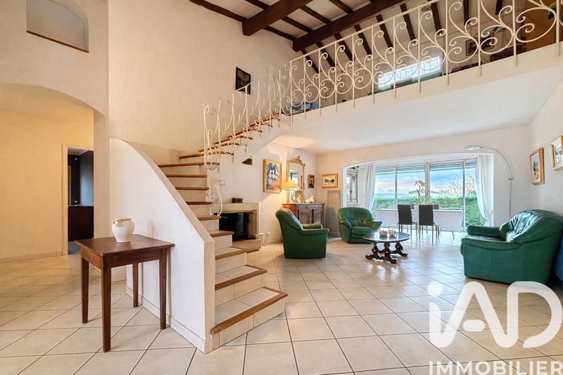 Maison - 143 m² - 6 pièces