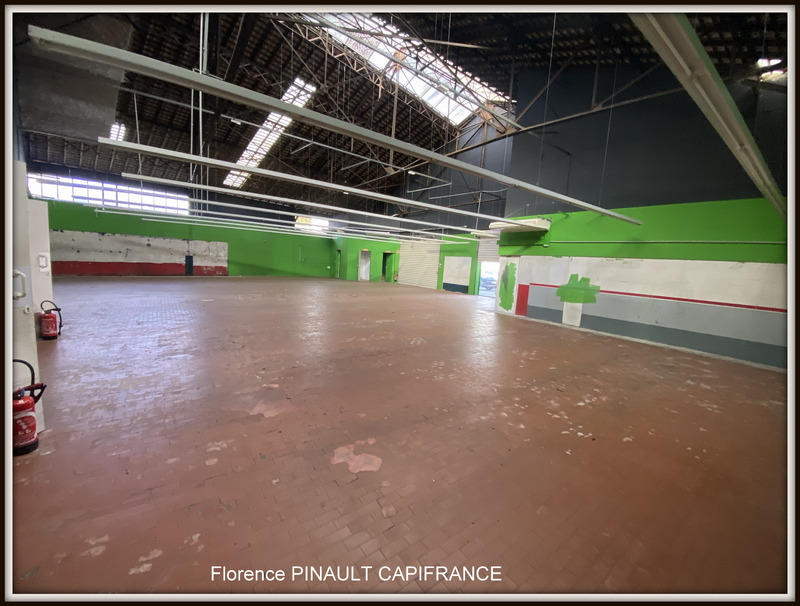 Local commercial - 458 m² - 8 pièces