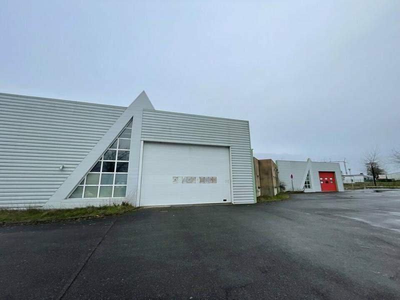 Local d'activité / Entrepôt - 1 113 m²
