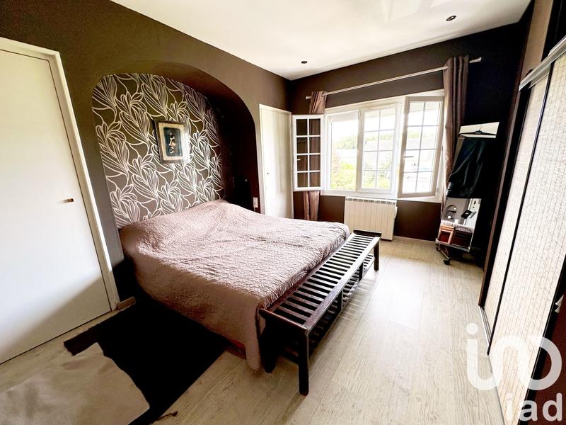 Maison - 220 m² - 6 pièces