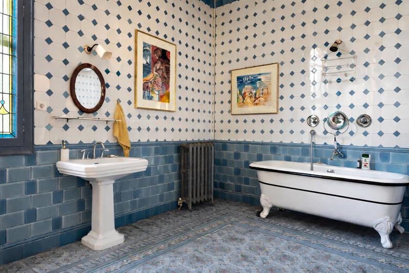 Demeure - 401 m² - 12 pièces