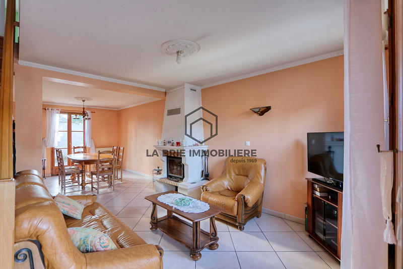 Maison - 90 m² - 5 pièces
