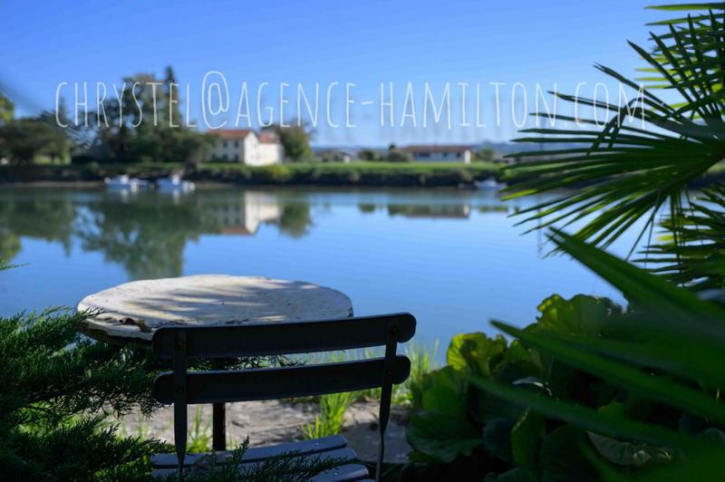 Maison - 550 m² - 27 pièces