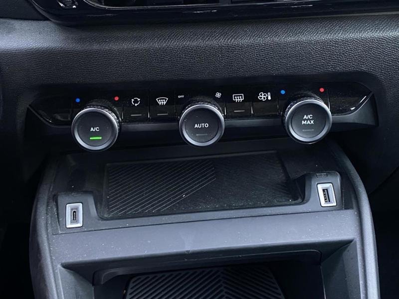 Citroën C4 Société III Bhdi 130 s&amp;S Eat8 Feel Nav Busines R