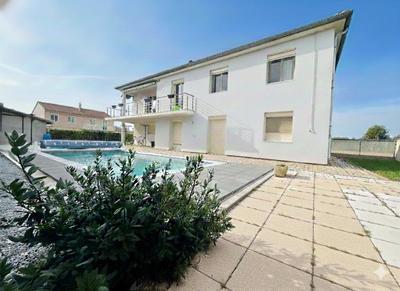 Maison - 171 m² - 7 pièces