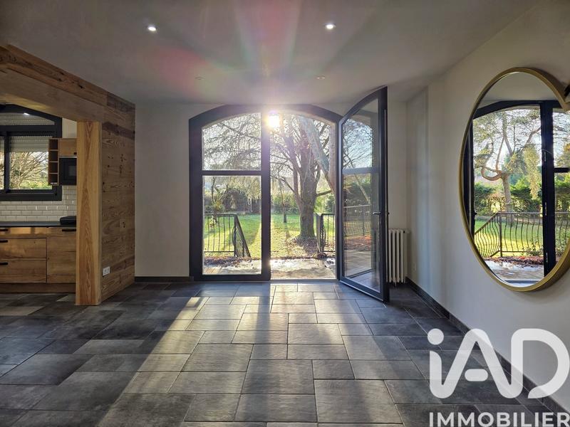 Maison - 220 m² - 7 pièces