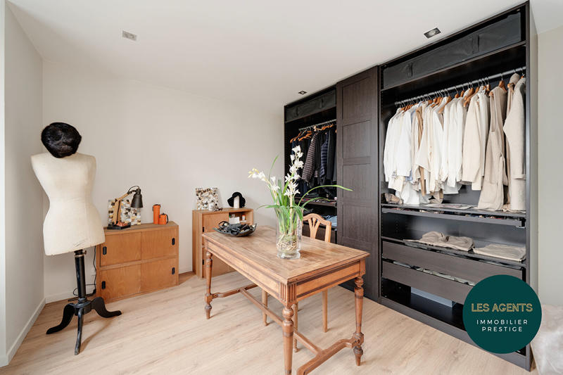 Maison - 278 m² - 11 pièces