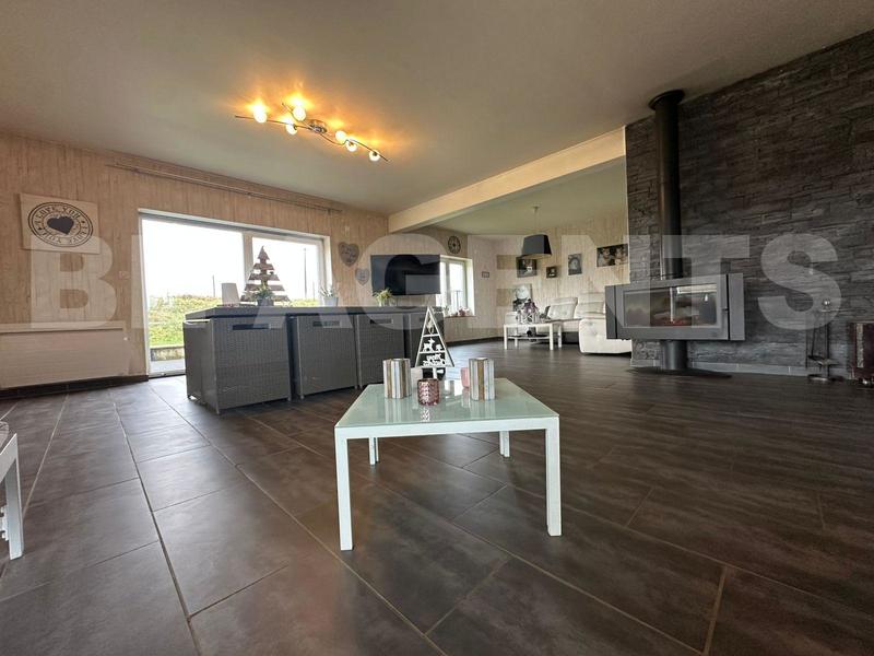 Maison - 200 m² - 5 pièces