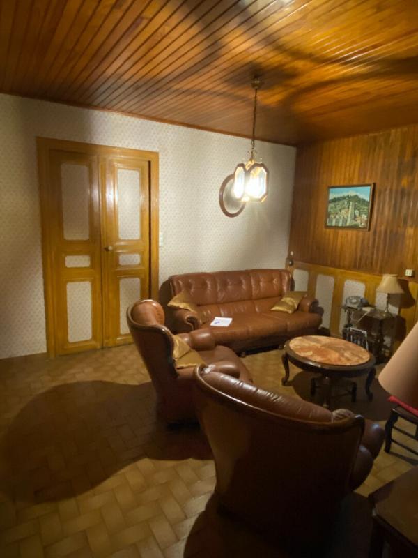 Maison - 250 m² - 13 pièces