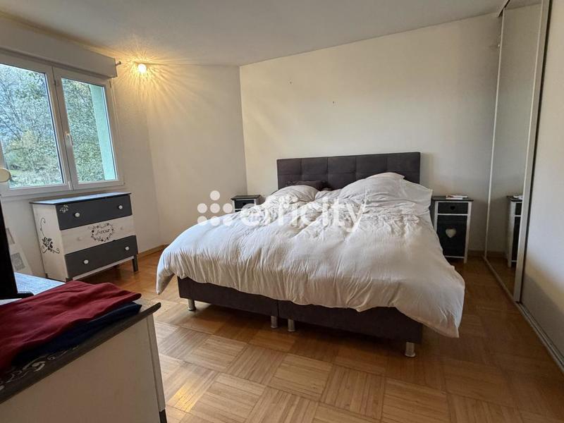 Maison - 235 m² - 6 pièces