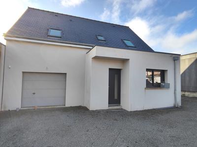 Maison - 95 m² - 5 pièces