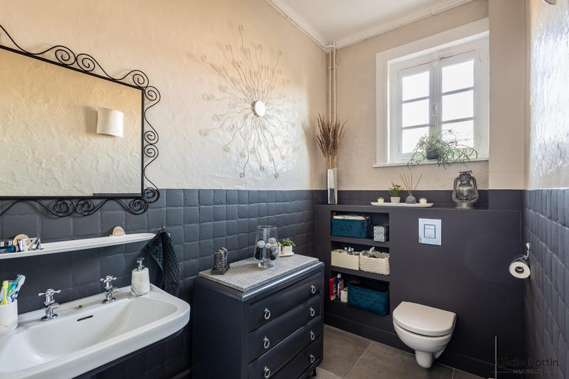 Maison ancienne - 260 m² - 8 pièces