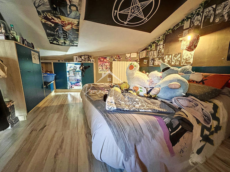 Maison - 180 m² - 7 pièces