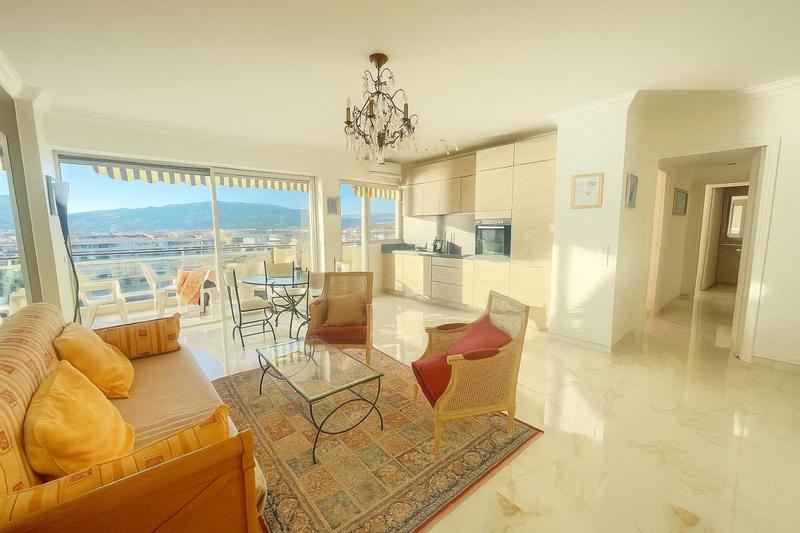 Appartement - 75 m² - 3 pièces