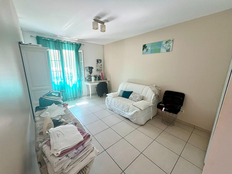 Maison - 230 m² - 8 pièces