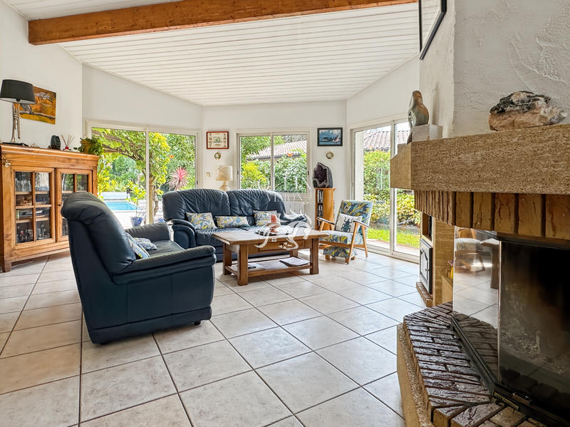 Villa - 185 m² - 6 pièces