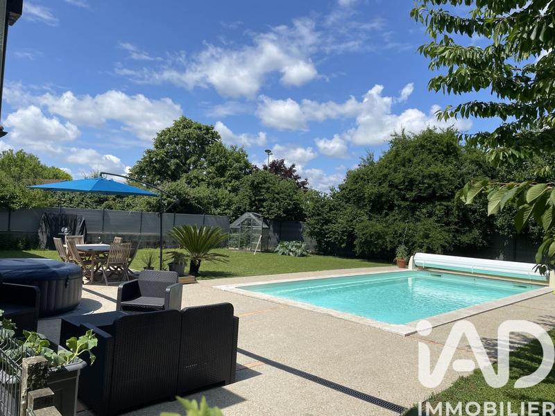 Maison - 186 m² - 9 pièces