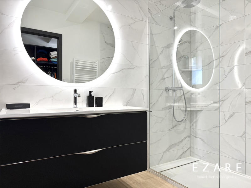 Maison - 302 m² - 7 pièces