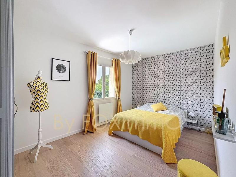 Maison - 230 m² - 6 pièces